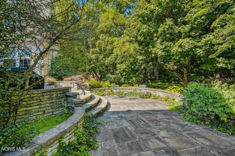 Tiny photo for 15 Stableside Road, Ottawa Hills, OH 43615 (MLS # 10009889)