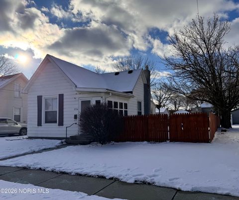 Tiny photo for 1734 Selkirk Street, Toledo, OH 43605 (MLS # 10002701)