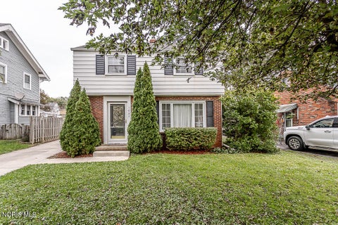 Photo of 1627 Yosemite Drive, Toledo, OH 43614 (MLS # 10014794)