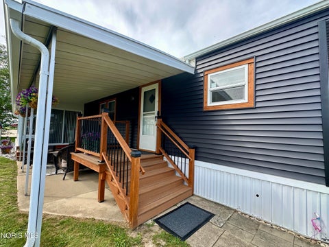 Tiny photo for 140 Rathbun Drive, Lakeside Marblehead, OH 43440 (MLS # 10012749)