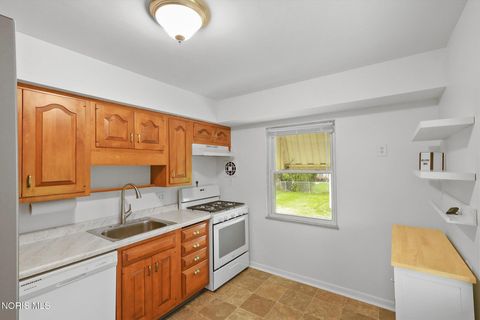 Tiny photo for 216 Summerdale Avenue, Toledo, OH 43605 (MLS # 10007168)