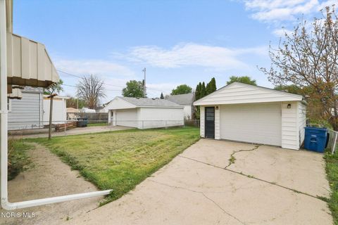 Tiny photo for 216 Summerdale Avenue, Toledo, OH 43605 (MLS # 10007168)