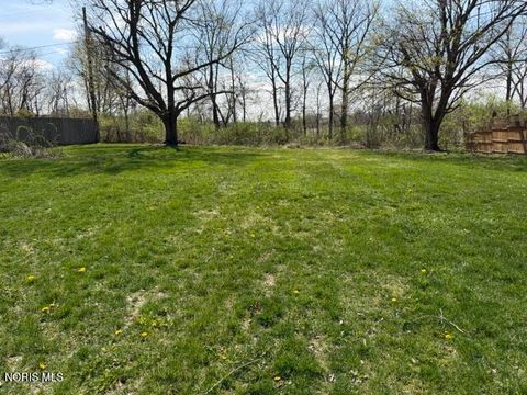 Tiny photo for 37 Barcelona Drive, Fostoria, OH 44830 (MLS # 10006453)