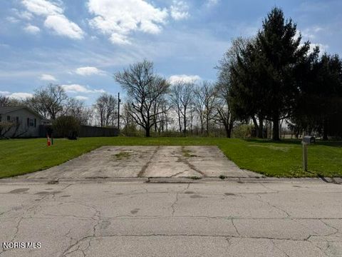 Tiny photo for 37 Barcelona Drive, Fostoria, OH 44830 (MLS # 10006453)