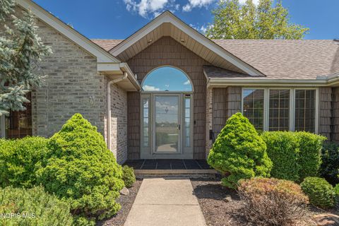 Tiny photo for 917 S Lallendorf Road, Oregon, OH 43616 (MLS # 10007569)