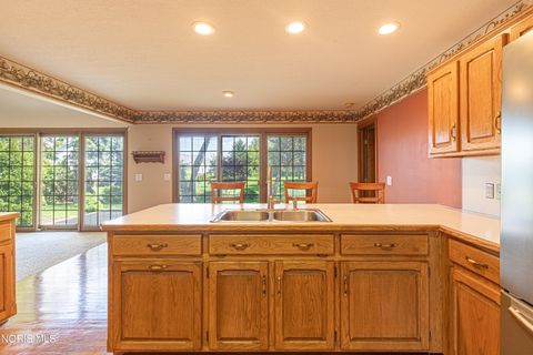 Tiny photo for 917 S Lallendorf Road, Oregon, OH 43616 (MLS # 10007569)
