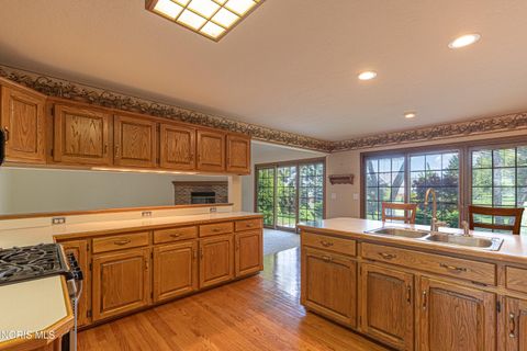 Tiny photo for 917 S Lallendorf Road, Oregon, OH 43616 (MLS # 10007569)