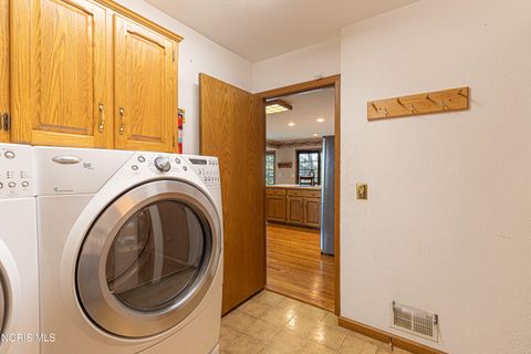 Tiny photo for 917 S Lallendorf Road, Oregon, OH 43616 (MLS # 10007569)