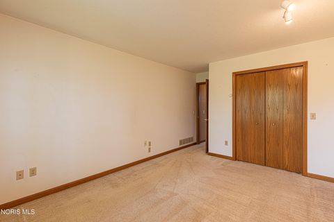 Tiny photo for 917 S Lallendorf Road, Oregon, OH 43616 (MLS # 10007569)