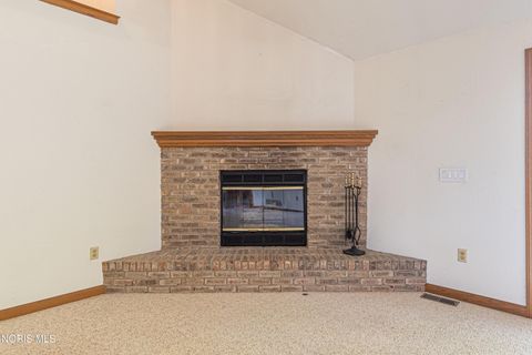 Tiny photo for 917 S Lallendorf Road, Oregon, OH 43616 (MLS # 10007569)