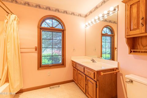Tiny photo for 917 S Lallendorf Road, Oregon, OH 43616 (MLS # 10007569)