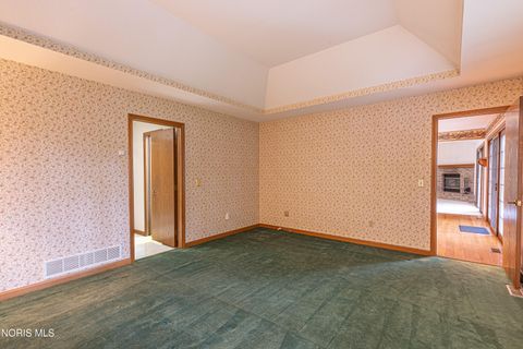 Tiny photo for 917 S Lallendorf Road, Oregon, OH 43616 (MLS # 10007569)
