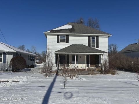 Photo of 440 Walbridge Street, Cygnet, OH 43413 (MLS # 10003398)