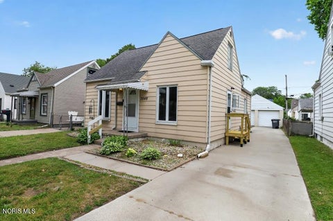 Tiny photo for 3548 Kershaw Avenue, Toledo, OH 43613 (MLS # 10009333)