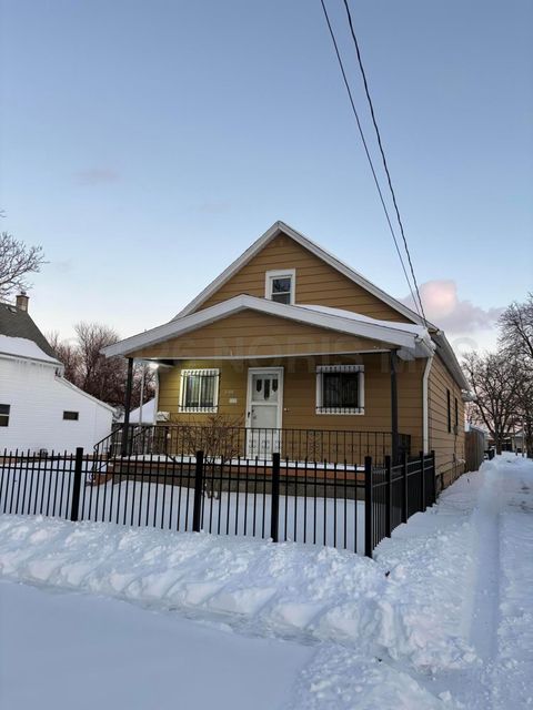 Tiny photo for 2108 Caledonia Street, Toledo, OH 43605 (MLS # 10003462)