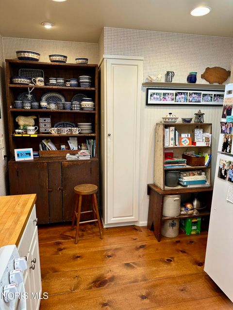 Tiny photo for 77 Back Bay Road, Bowling Green, OH 43402 (MLS # 10006416)