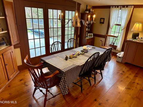 Tiny photo for 77 Back Bay Road, Bowling Green, OH 43402 (MLS # 10006416)