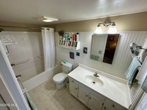 Tiny photo for 77 Back Bay Road, Bowling Green, OH 43402 (MLS # 10006416)