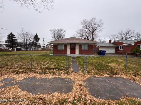 Photo of 1431 Moore Street, Toledo, OH 43608 (MLS # 10001569)