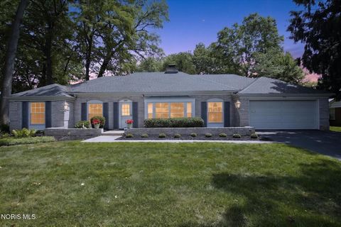Photo of 3860 Surrey Road, Toledo, OH 43615 (MLS # 10008371)