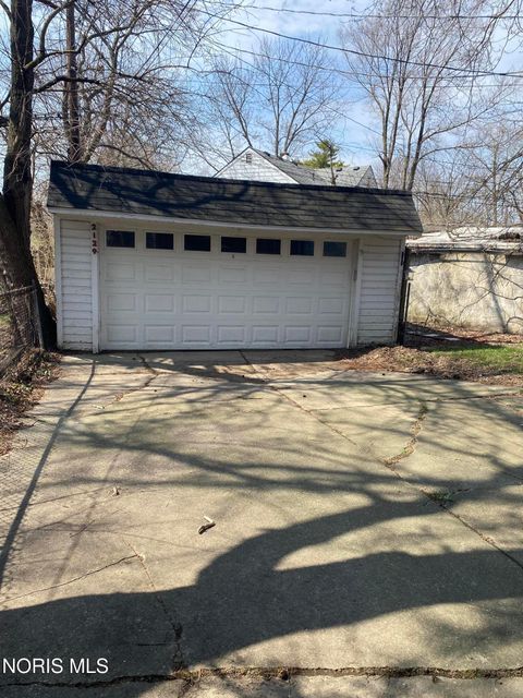 Tiny photo for 2129 Wyndhurst Road, Toledo, OH 43607 (MLS # 10005881)