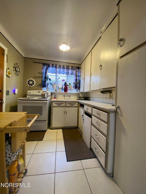 Tiny photo for 2129 Wyndhurst Road, Toledo, OH 43607 (MLS # 10005881)