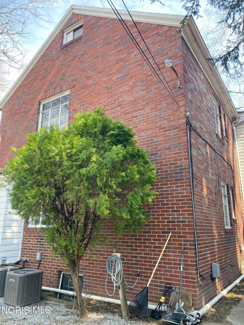 Tiny photo for 2129 Wyndhurst Road, Toledo, OH 43607 (MLS # 10005881)