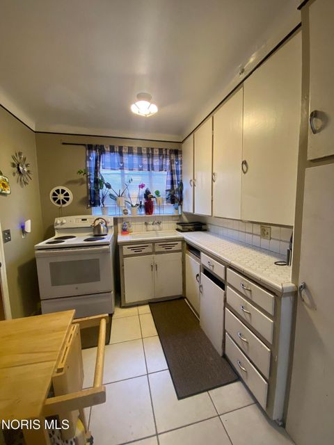 Tiny photo for 2129 Wyndhurst Road, Toledo, OH 43607 (MLS # 10005881)