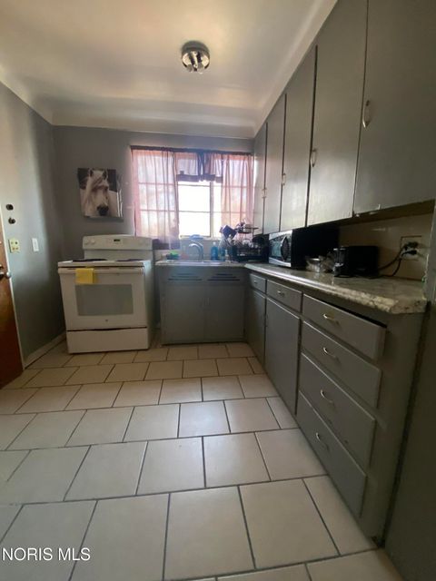 Tiny photo for 2129 Wyndhurst Road, Toledo, OH 43607 (MLS # 10005881)