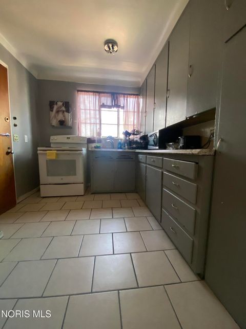 Tiny photo for 2129 Wyndhurst Road, Toledo, OH 43607 (MLS # 10005881)