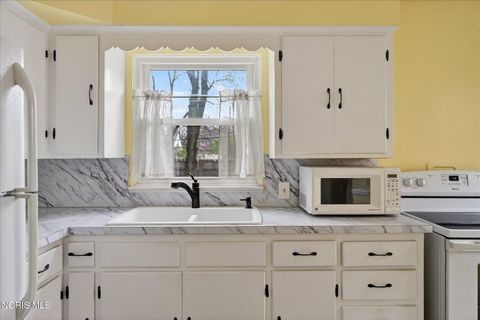 Tiny photo for 3725 Kershaw Avenue, Toledo, OH 43613 (MLS # 10006491)