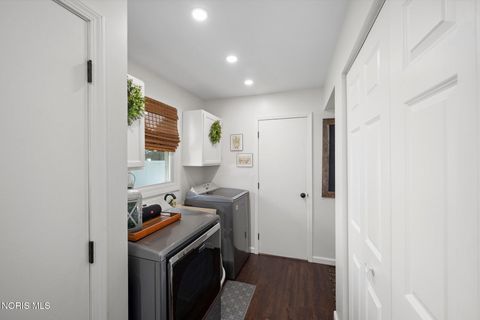 Tiny photo for 23542 E 4th Street, Grand Rapids, OH 43522 (MLS # 10006737)