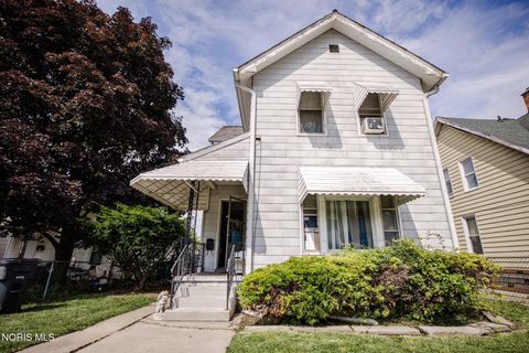 Tiny photo for 415 Platt Street, Toledo, OH 43605 (MLS # 10009628)