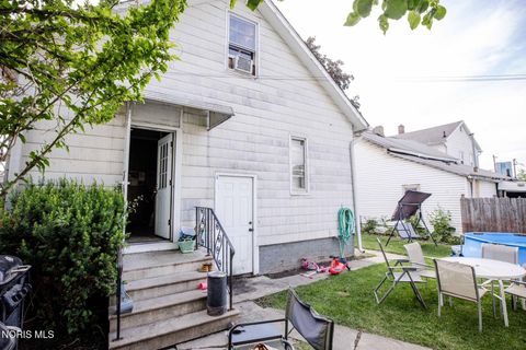 Tiny photo for 415 Platt Street, Toledo, OH 43605 (MLS # 10009628)