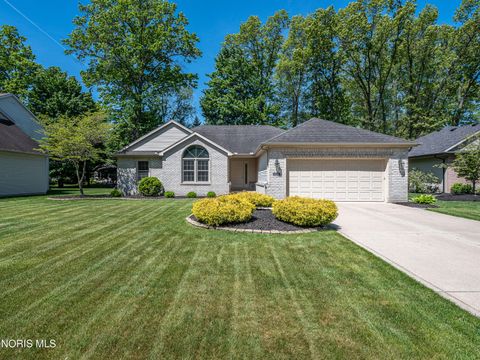 Photo of 626 Whisperwood Parkway, Holland, OH 43528 (MLS # 10008157)
