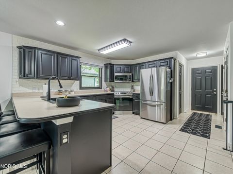 Tiny photo for 626 Whisperwood Parkway, Holland, OH 43528 (MLS # 10008157)