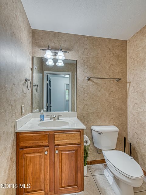 Tiny photo for 626 Whisperwood Parkway, Holland, OH 43528 (MLS # 10008157)