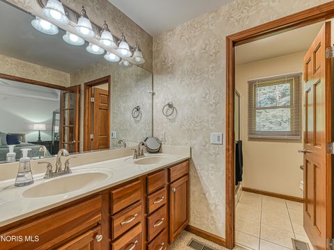 Tiny photo for 626 Whisperwood Parkway, Holland, OH 43528 (MLS # 10008157)