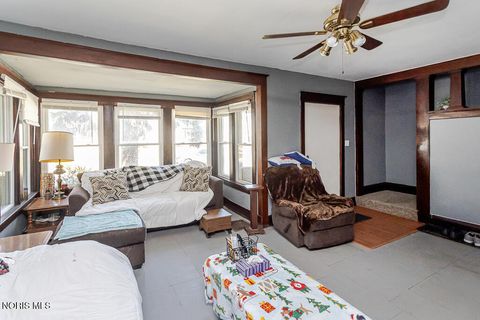 Tiny photo for 119 Gradolph Street, Toledo, OH 43612 (MLS # 10008175)