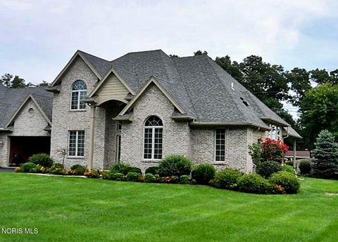 Photo of 139 Pine Valley Road, Holland, OH 43528 (MLS # 10004955)