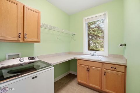 Tiny photo for 139 Pine Valley Road, Holland, OH 43528 (MLS # 10004955)