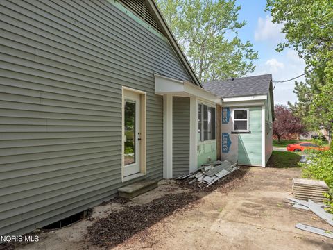 Tiny photo for 202 Fenway Drive, Lima, OH 45804 (MLS # 10007002)