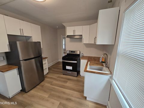 Tiny photo for 1318 N Superior Street, Toledo, OH 43604 (MLS # 10006600)