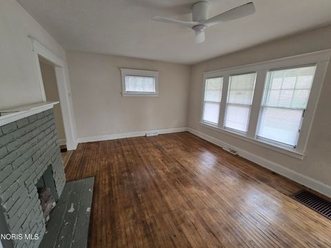 Tiny photo for 1318 N Superior Street, Toledo, OH 43604 (MLS # 10006600)