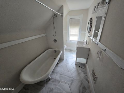 Tiny photo for 1318 N Superior Street, Toledo, OH 43604 (MLS # 10006600)