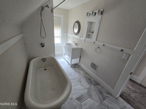 Tiny photo for 1318 N Superior Street, Toledo, OH 43604 (MLS # 10006600)