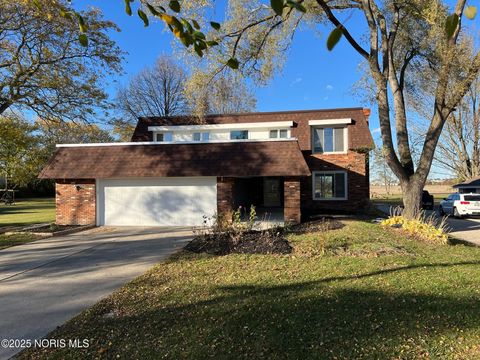 Photo of 5401 Pickle Road, Oregon, OH 43616 (MLS # 10001020)