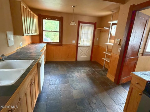 Tiny photo for 4112 Commonwealth Avenue, Toledo, OH 43612 (MLS # 10013172)