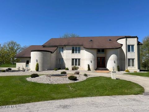 Photo of 322 Dublin Lane, Bryan, OH 43506 (MLS # 10007240)