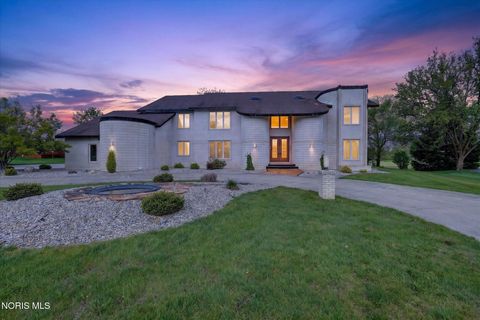 Photo of 322 Dublin Lane, Bryan, OH 43506 (MLS # 10007240)